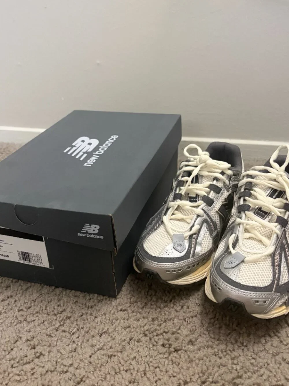 New Balance 1906A Grey Metallic Silver Sneakers Women’s 7 / Men’s 5.5 w/ Box
